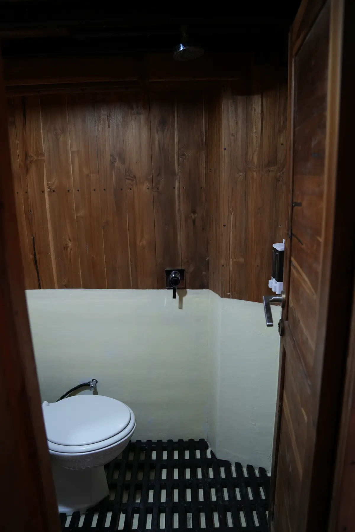 SUMATRA ROOM cabin aboard Fadaelo liveaboard