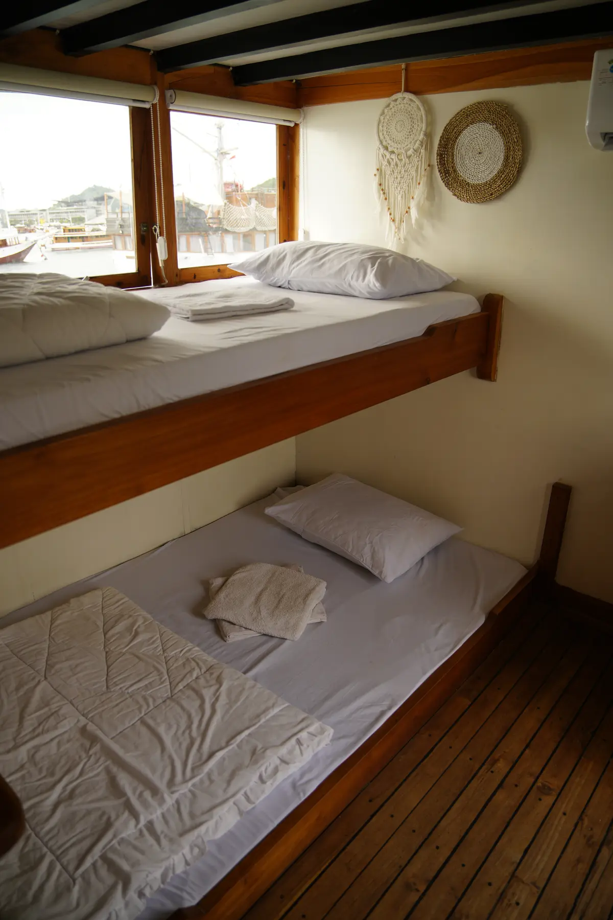 CELEBES bed cabin aboard Fadaelo liveaboard
