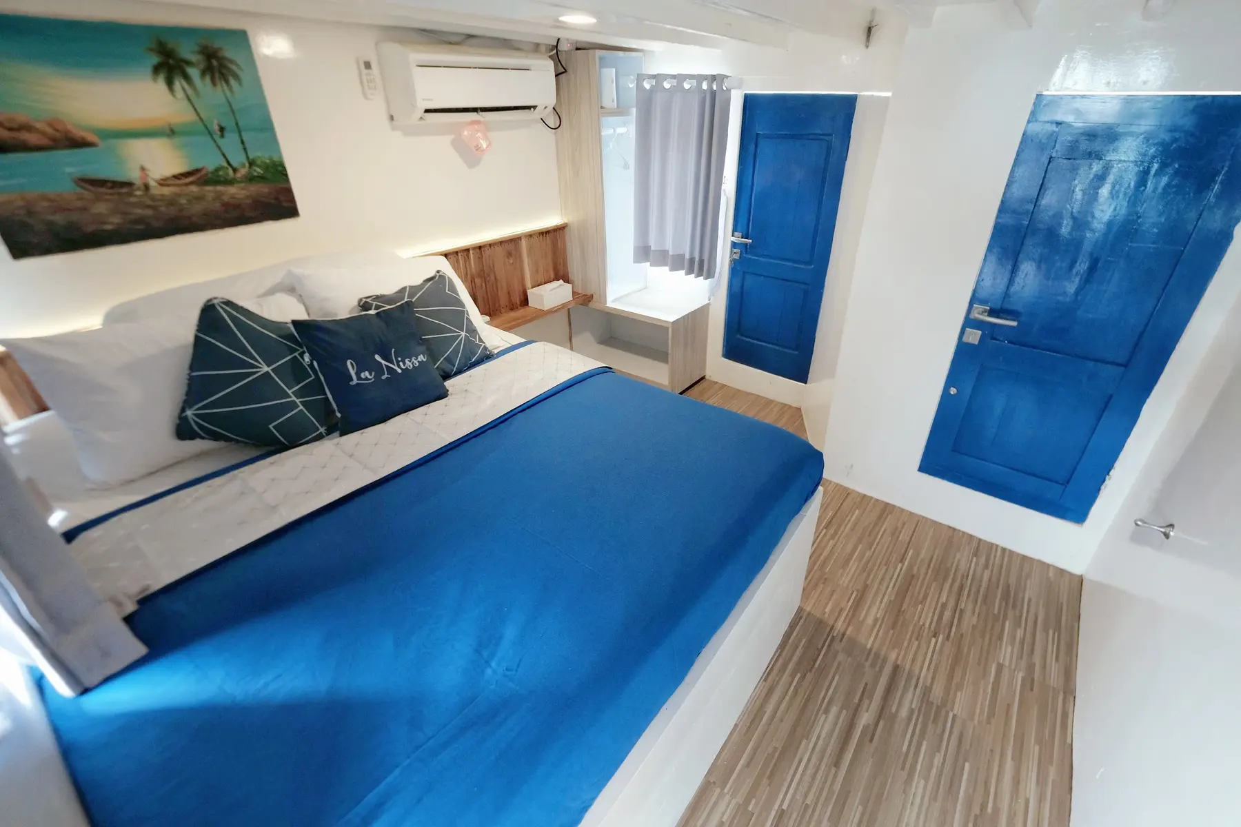 MASTER CABIN cabin aboard La Nissa liveaboard