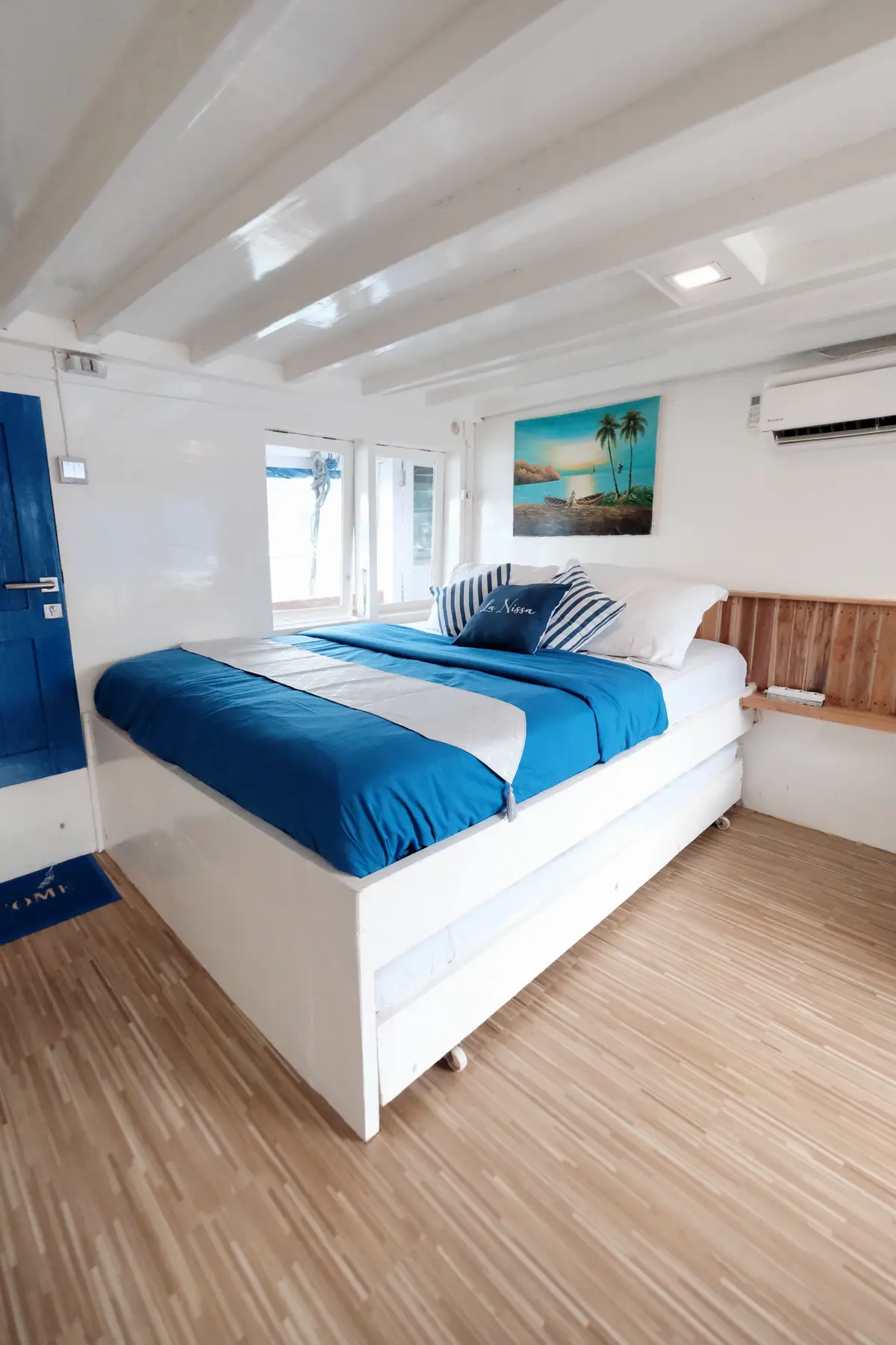 MASTER CABIN cabin aboard La Nissa liveaboard