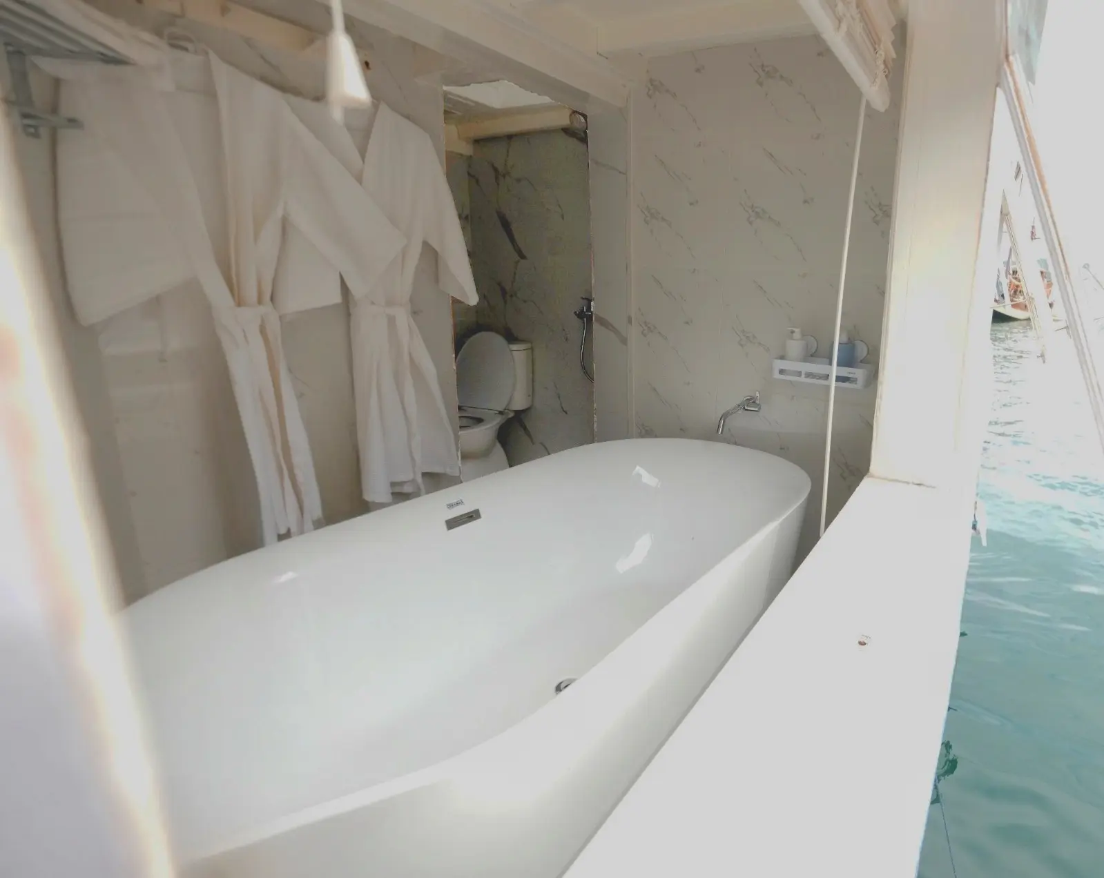 MASTER CABIN cabin aboard La Nissa liveaboard