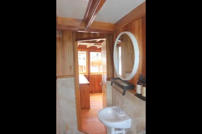 Master Cabin cabin aboard Blue Lotus liveaboard