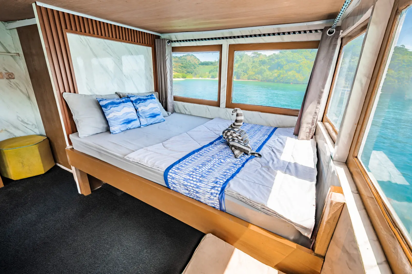 Full Ocean View cabin aboard Ramadani Star liveaboard
