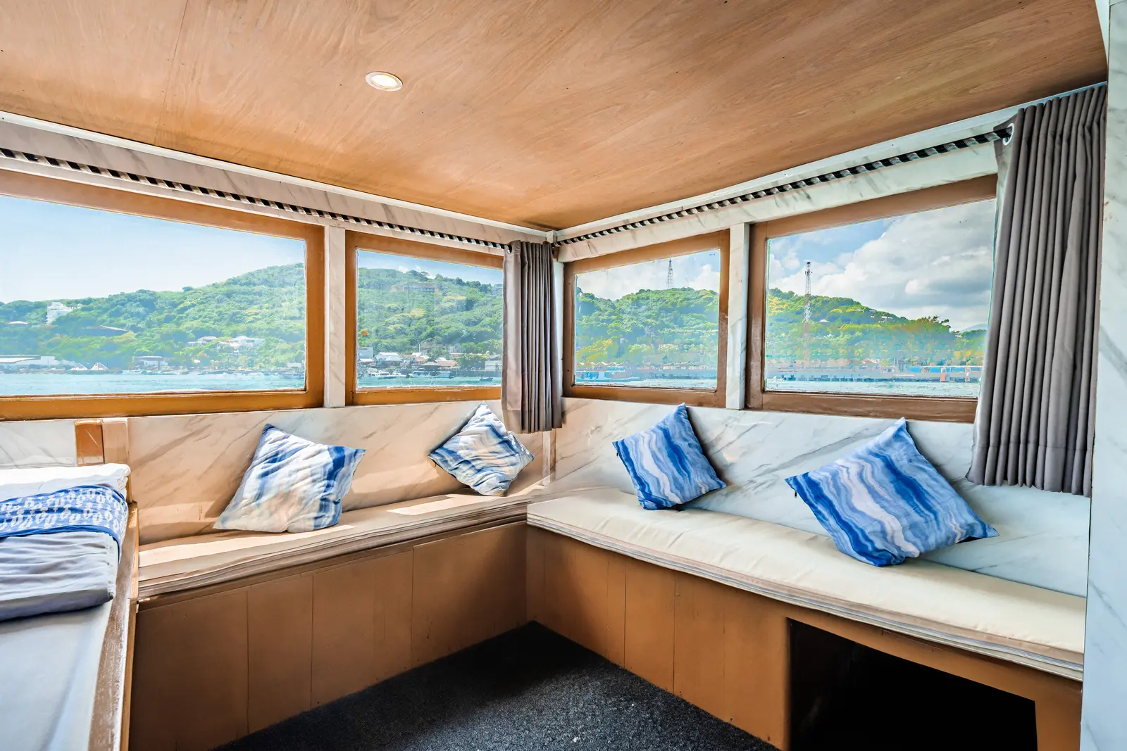 Full Ocean View cabin aboard Ramadani Star liveaboard