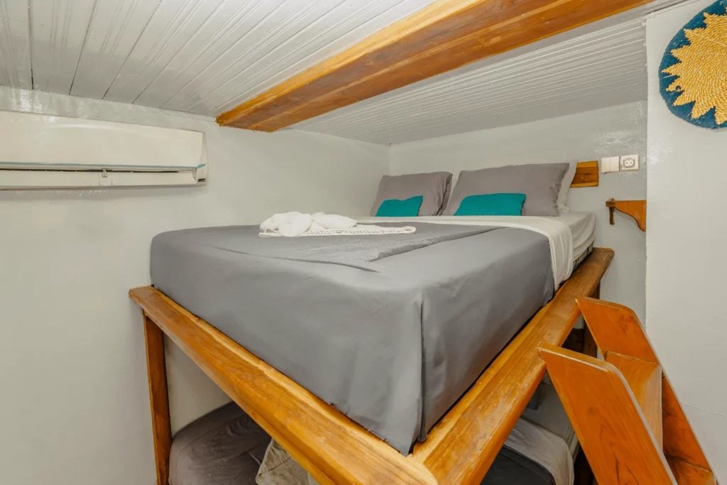 Sharing Cabin 4 cabin aboard Amore liveaboard