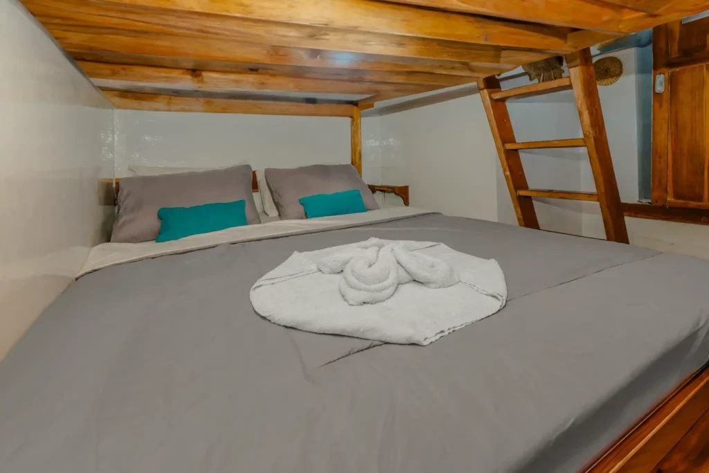 Sharing Cabin 4 cabin aboard Amore liveaboard