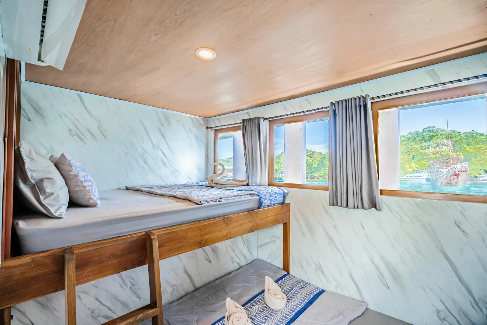 Sharing Cabin Main Deck cabin aboard Ramadani Star liveaboard