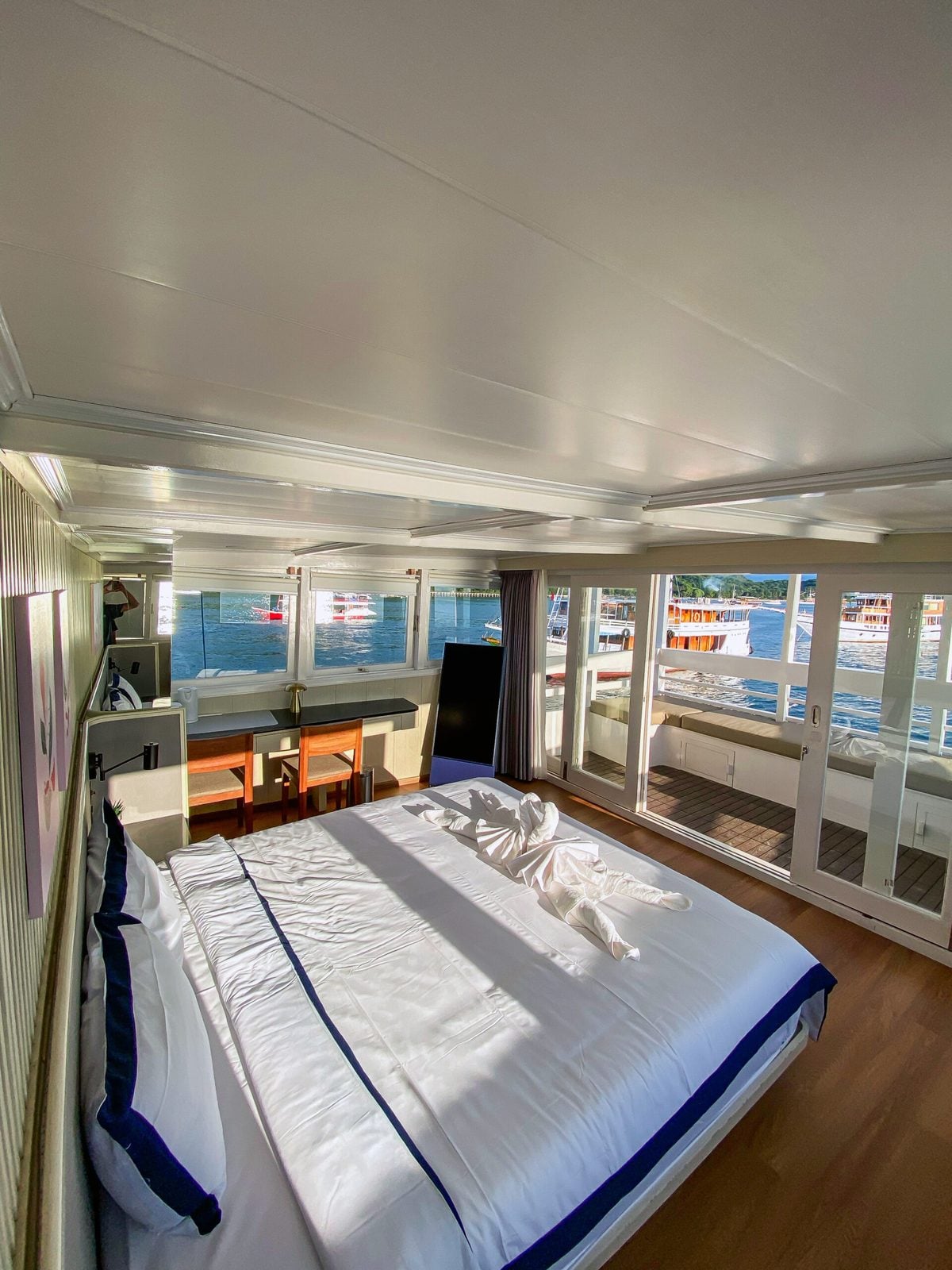 Master Mentawai cabin aboard Tara liveaboard