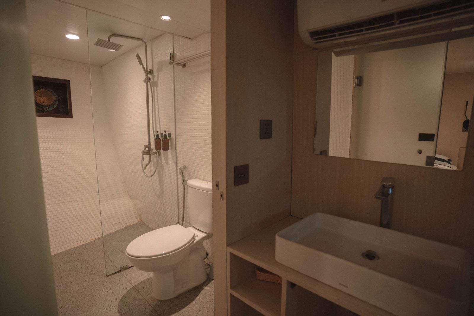 Alor Room Lower cabin aboard Tara liveaboard