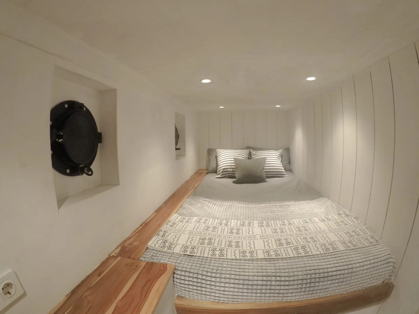 KANAWA cabin aboard Zendaya liveaboard