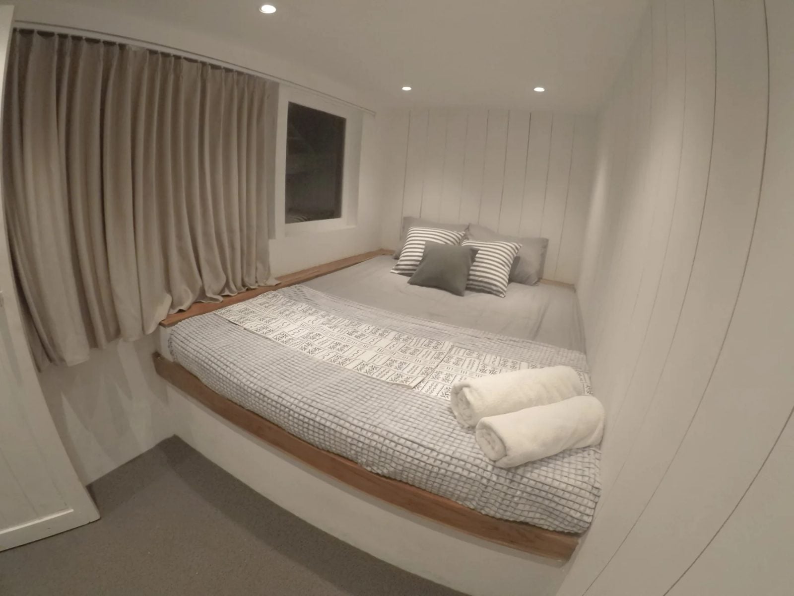 KOMODO cabin aboard Zendaya liveaboard