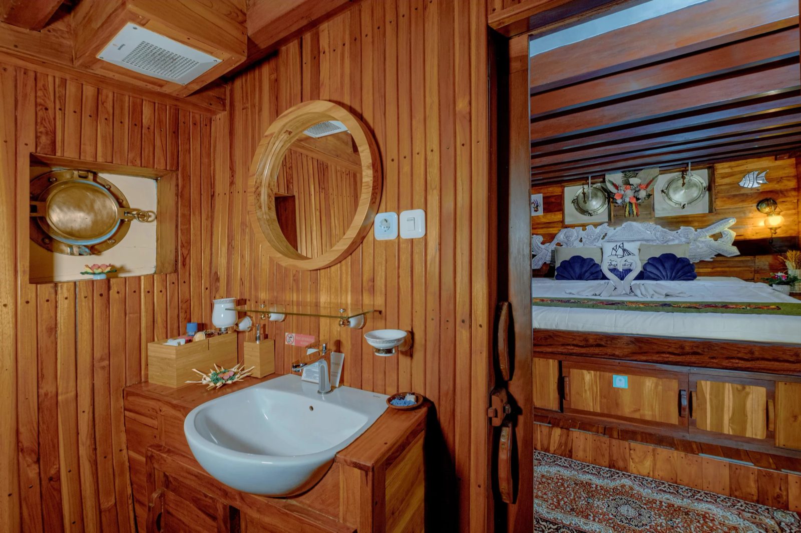 Wisnu Cabin cabin aboard SuprabA liveaboard