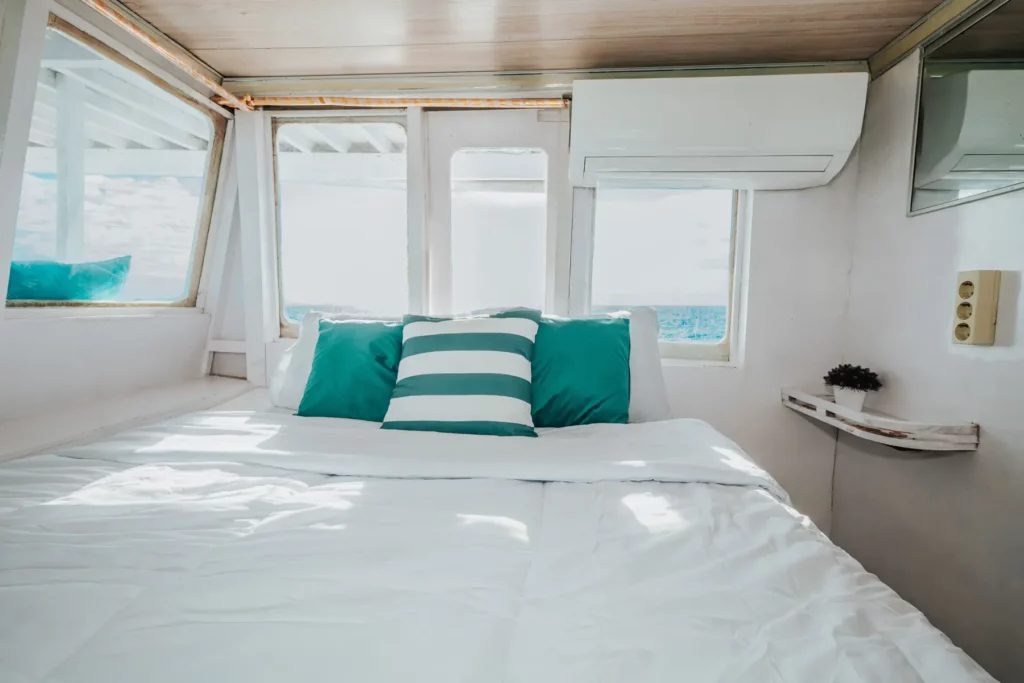 Private Cabin 270 Sea View cabin aboard Sabira liveaboard