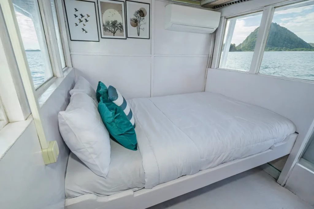 Private Cabin Main Deck cabin aboard Sabira liveaboard