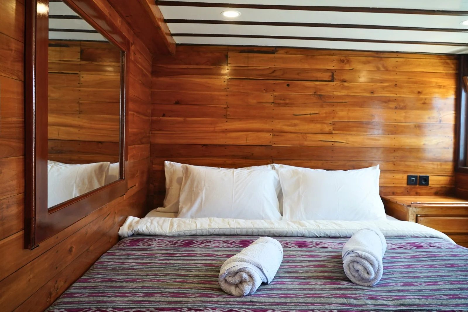 Standard & Deluxe Cabins cabin aboard Kurabesi Nusantara liveaboard