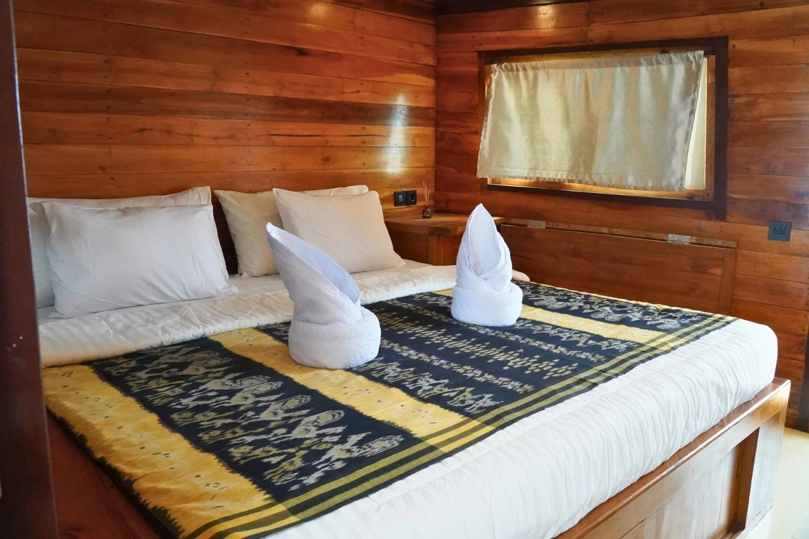 Standard & Deluxe Cabins cabin aboard Kurabesi Nusantara liveaboard