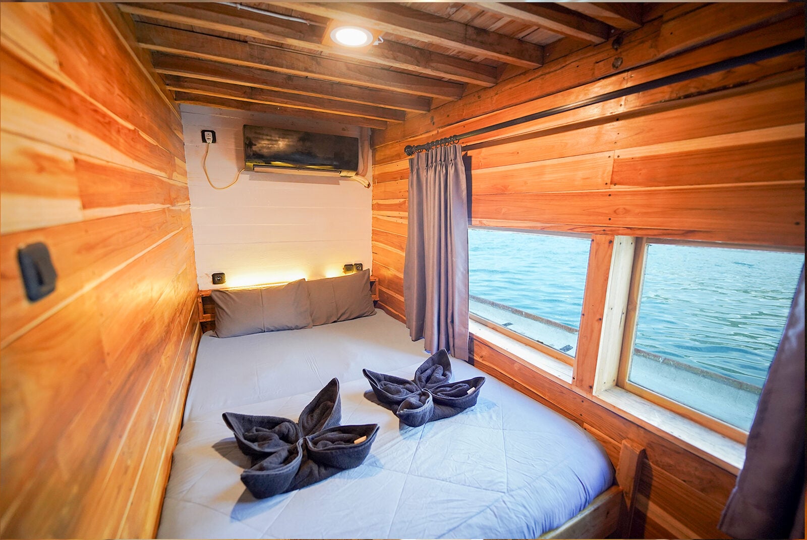 Deluxe Ocean (Main Deck) cabin aboard Yukai liveaboard