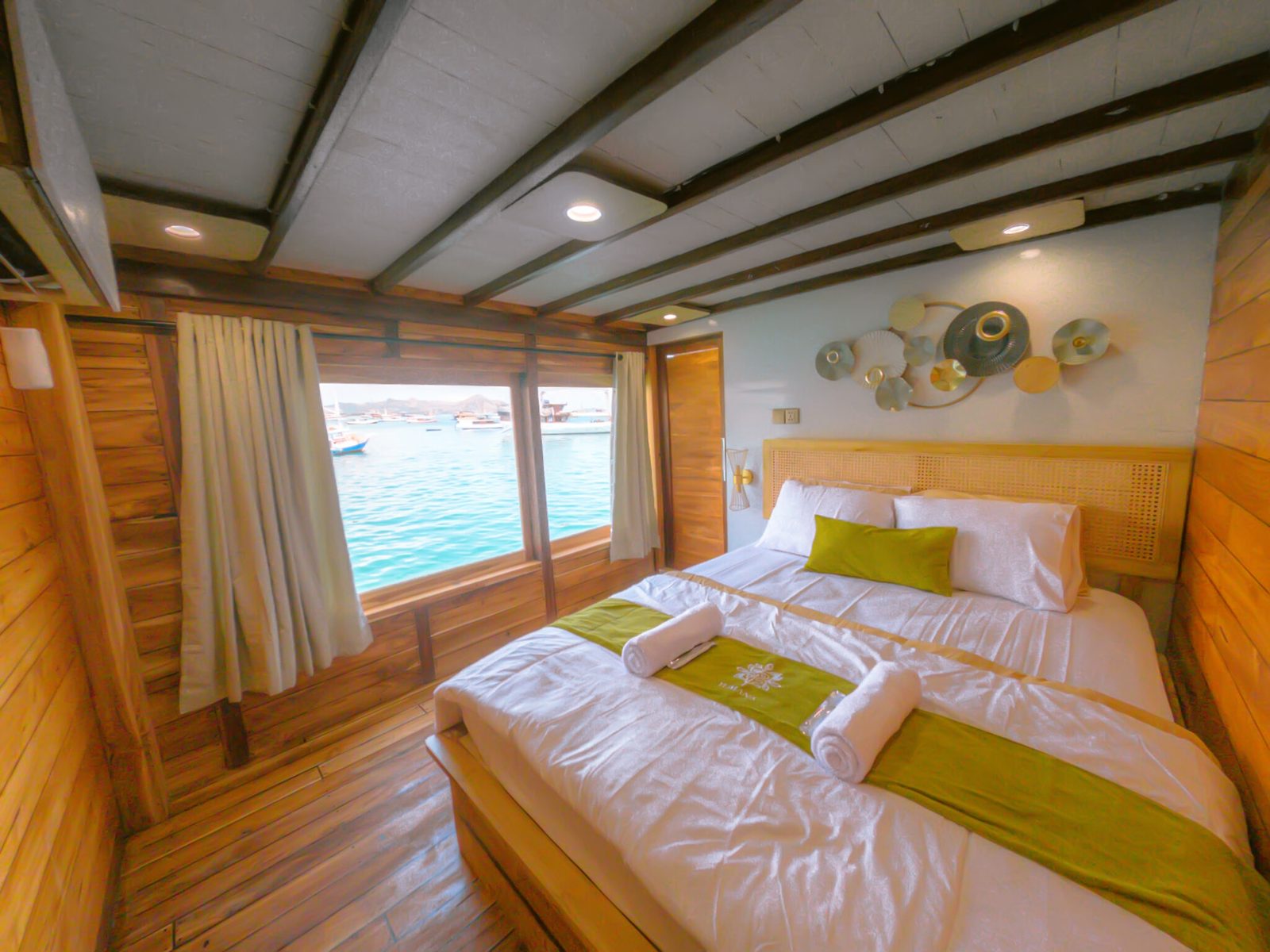 Signature (Upper Deck) cabin aboard Yumana liveaboard