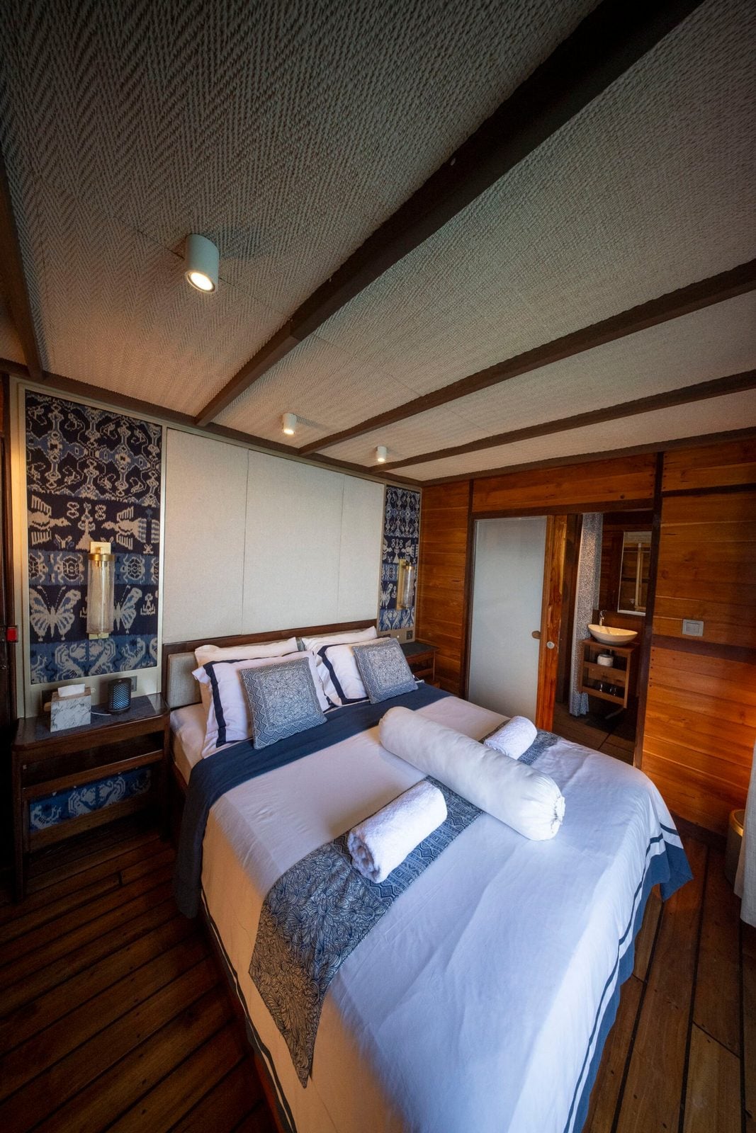 Master Cabin cabin aboard Amaya Explorer liveaboard