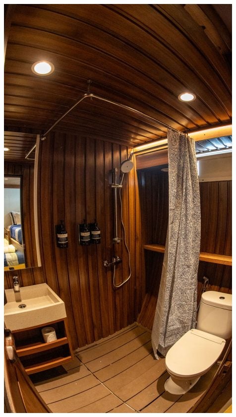 Double Bunk Cabin cabin aboard Amaya Explorer liveaboard