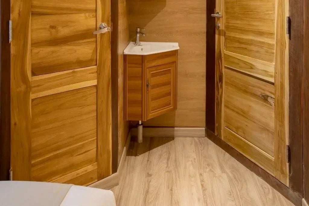 Classic Double cabin aboard Indo Master liveaboard