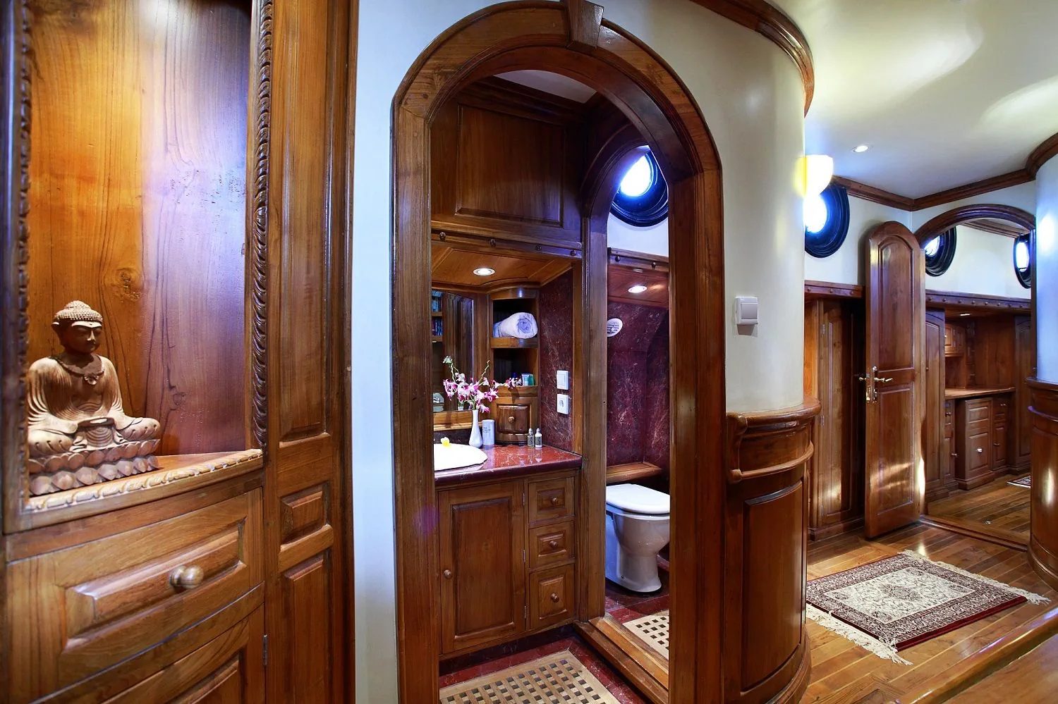 Stateroom 2-3 cabin aboard Adelaar liveaboard
