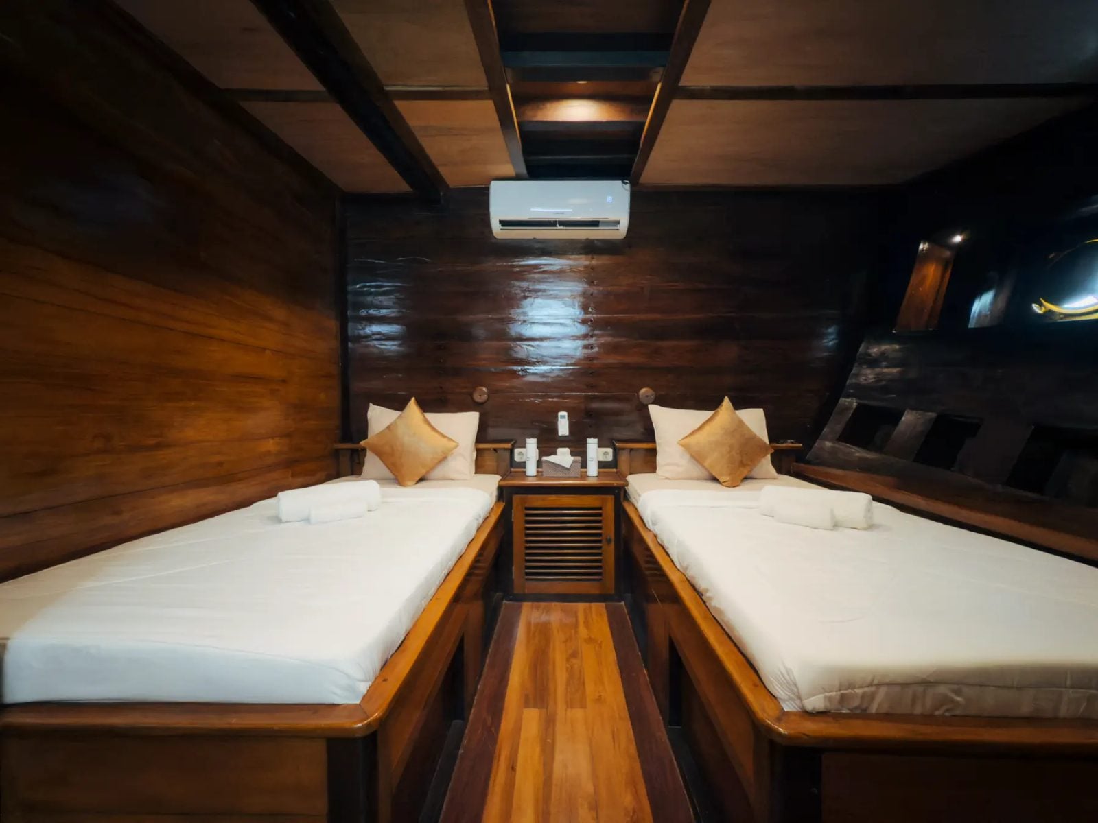 Twin Share cabin aboard Hatiku liveaboard