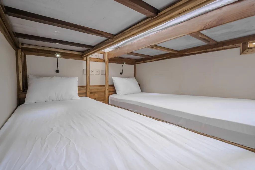 Sharing Cabin 4 Sea View cabin aboard Ahsana liveaboard