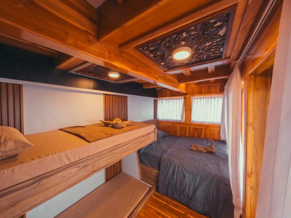 RINJANI ROOM - MAIN DECK cabin aboard Al Fatran 3 liveaboard