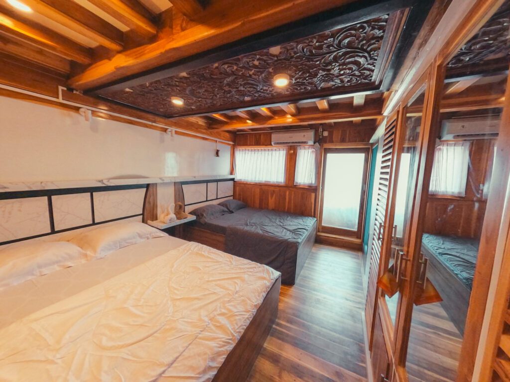 RINJANI ROOM - MAIN DECK cabin aboard Al Fatran 3 liveaboard