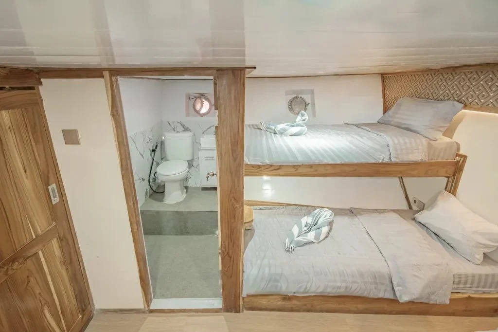 Sharing Cabin 4 Lower cabin aboard Ahsana liveaboard