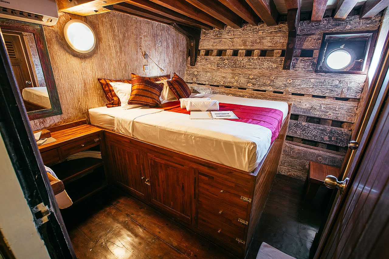Shared cabin (per person) cabin aboard The Seven Seas liveaboard