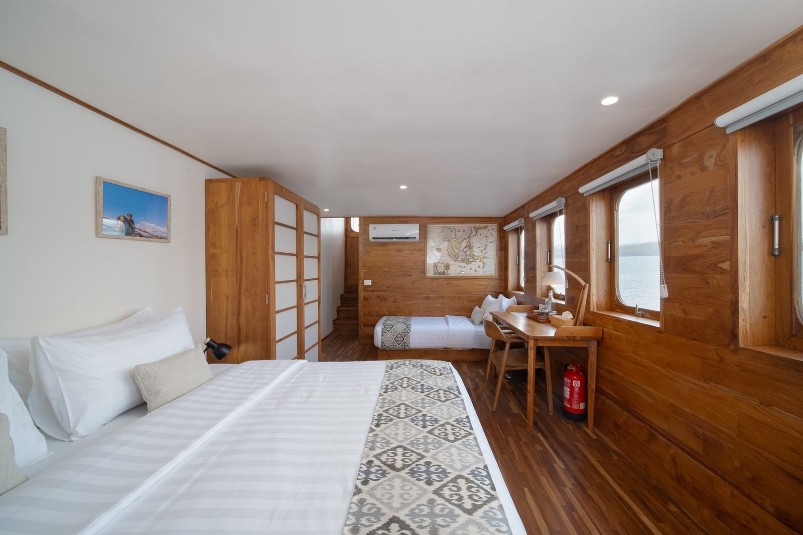 Grand Deluxe cabin aboard Naga Biru liveaboard