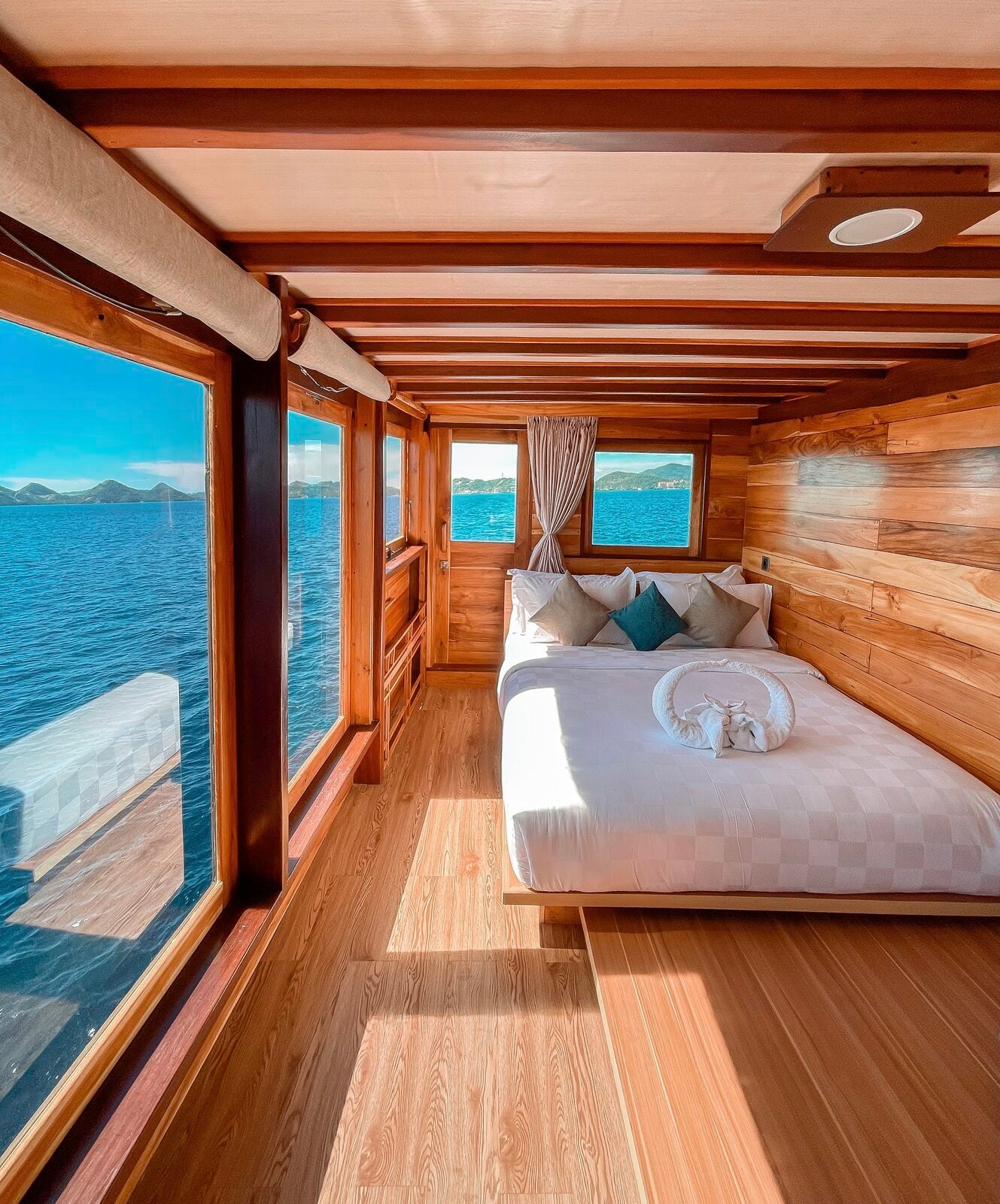 JAPANESE cabin aboard Vinca liveaboard