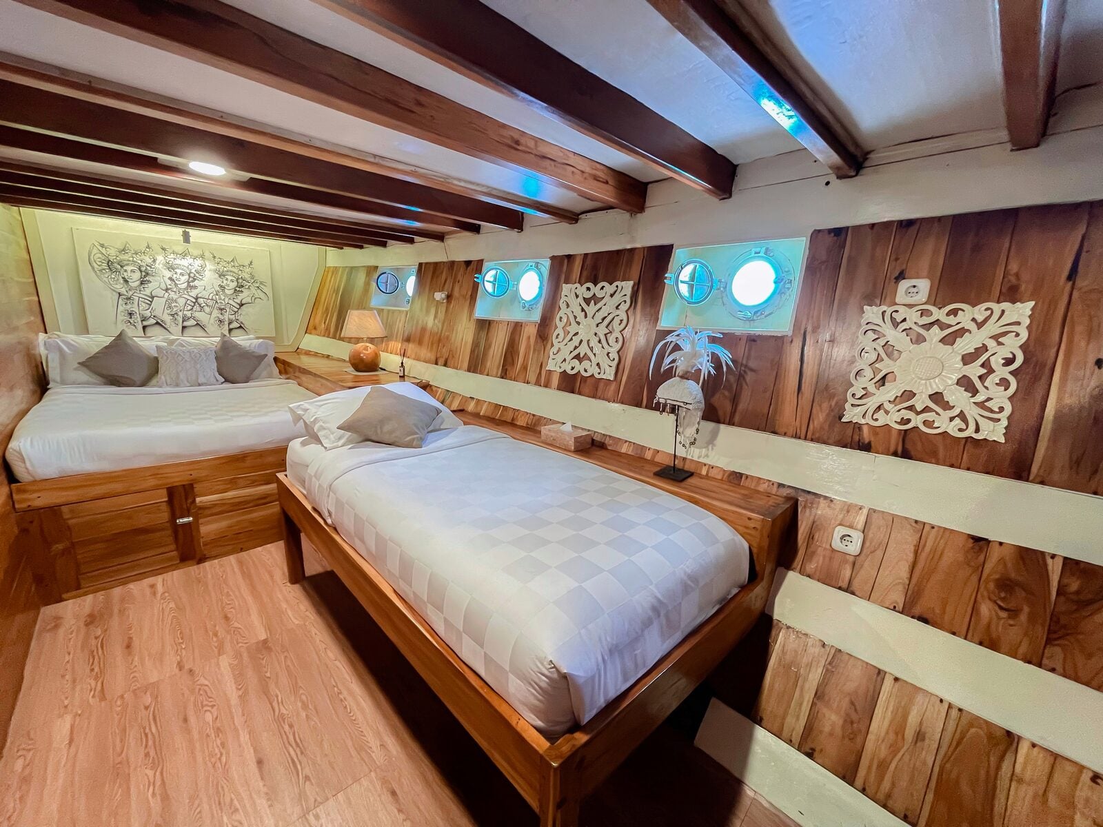 BALINESE cabin aboard Vinca liveaboard