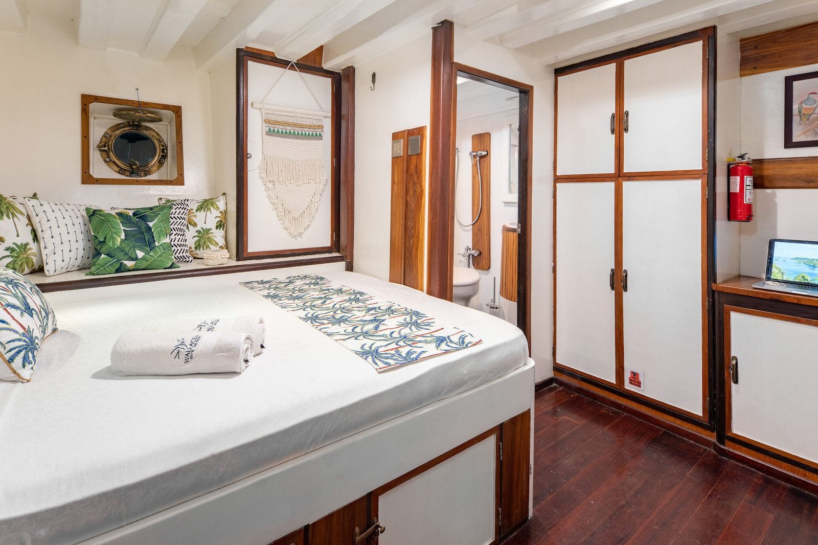 Lower Deck Double Bed cabin aboard MSY Seahorse liveaboard