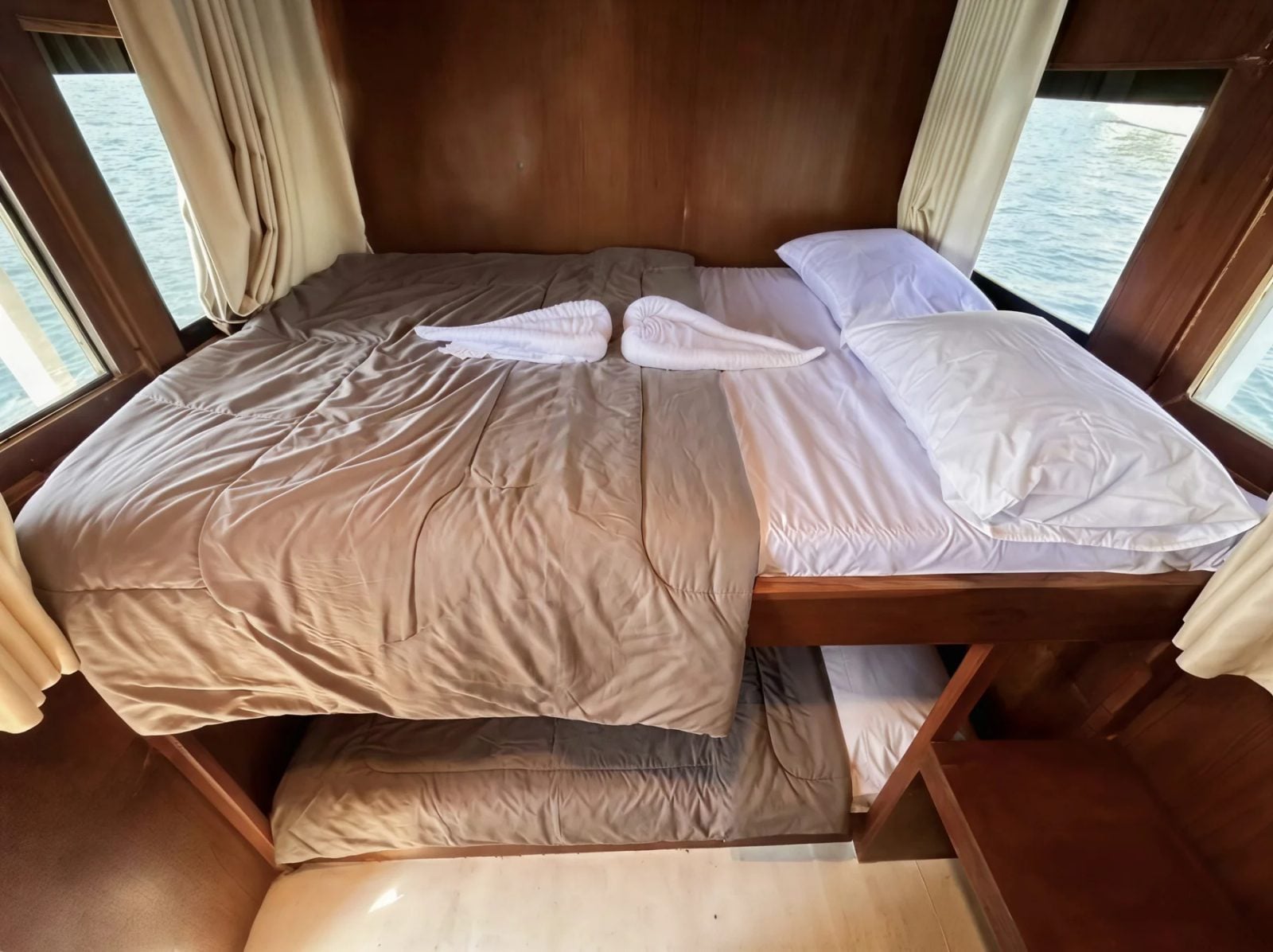 Sharing Room (Main Deck, 4 people) cabin aboard Nemmo liveaboard