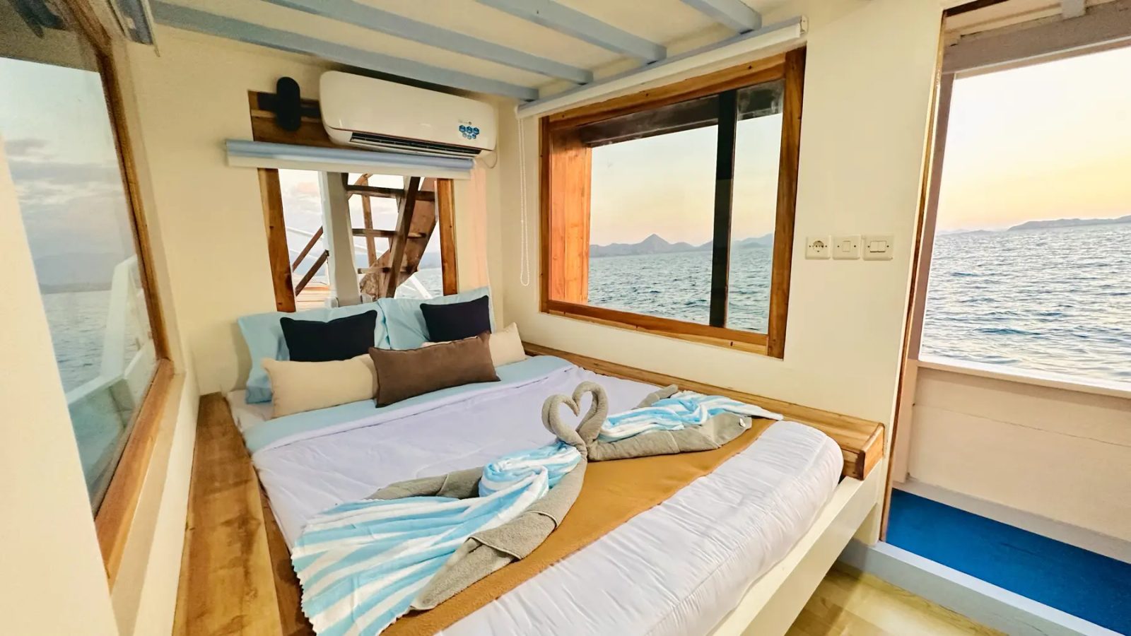Suite Room (Main Deck) cabin aboard New Pandawa liveaboard
