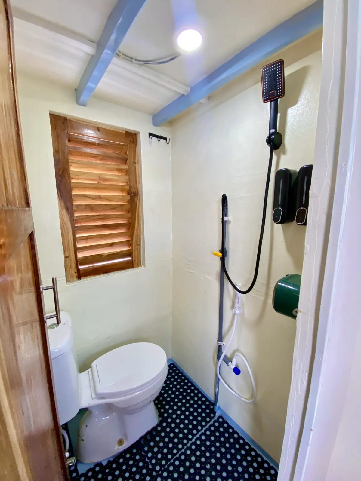 Master Room (Upper Deck) cabin aboard New Pandawa liveaboard