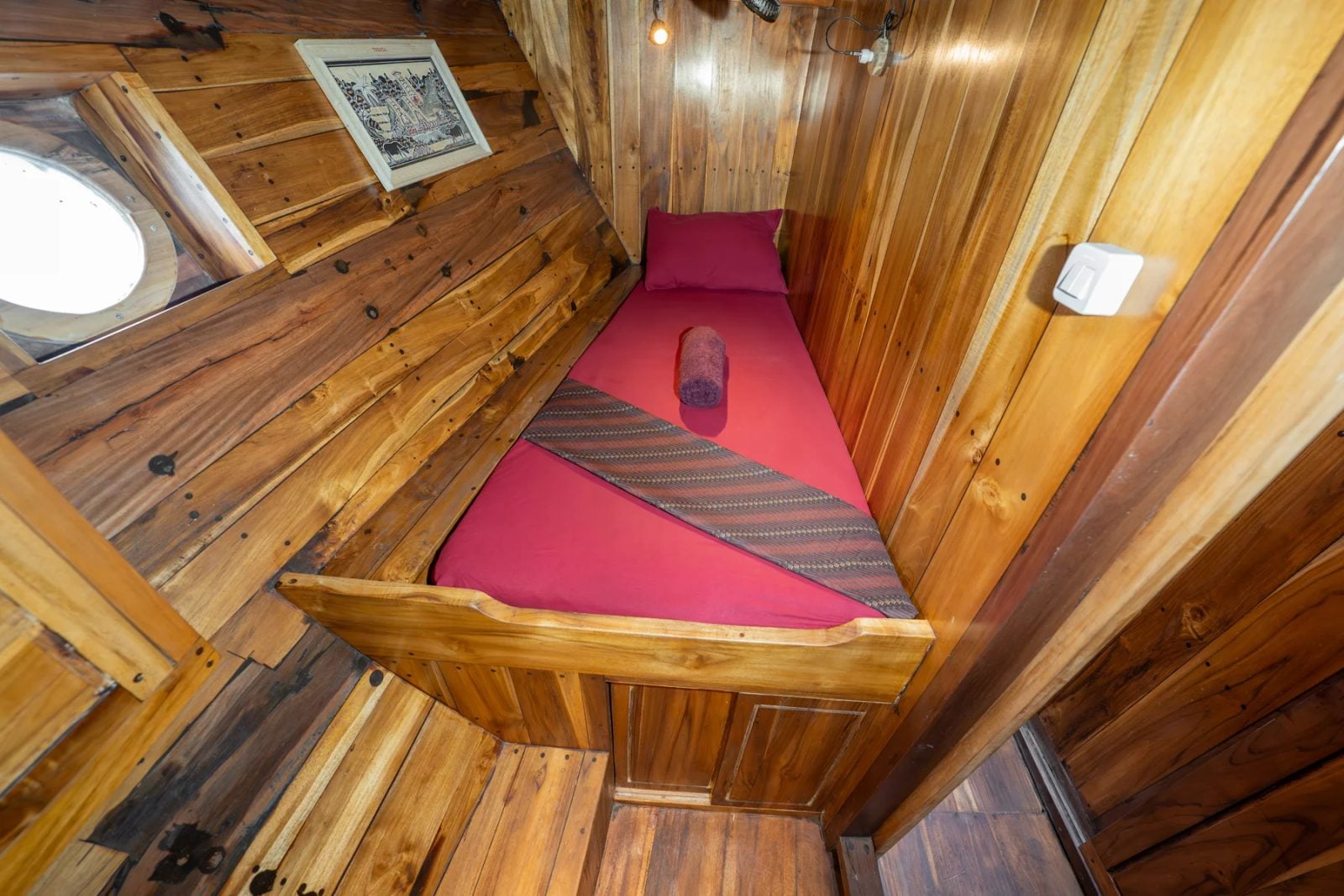 Twin Cabin cabin aboard Kira Kira liveaboard