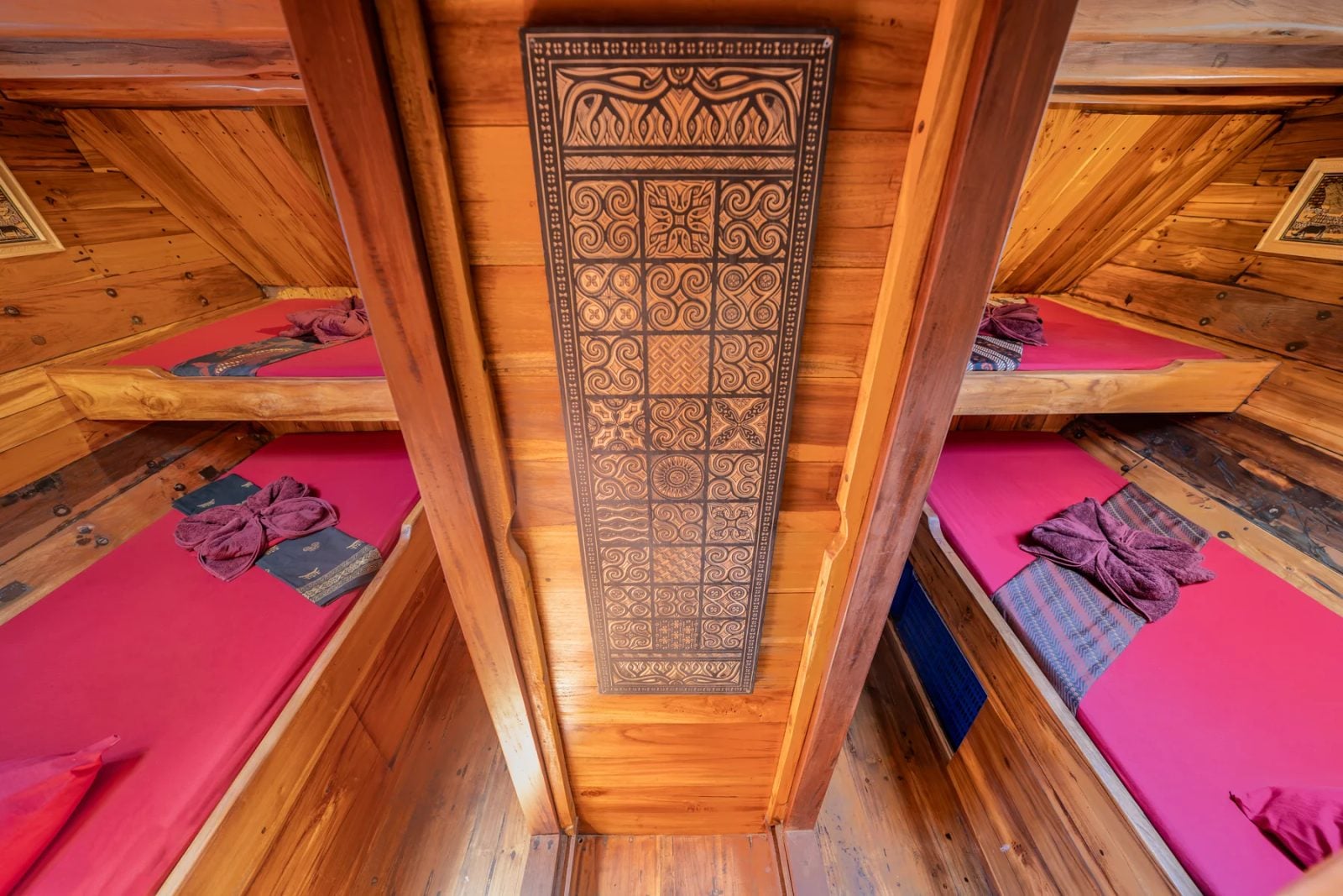 Twin Cabin cabin aboard Kira Kira liveaboard