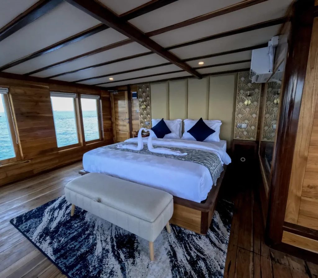 MALACCA I cabin aboard Raffles liveaboard