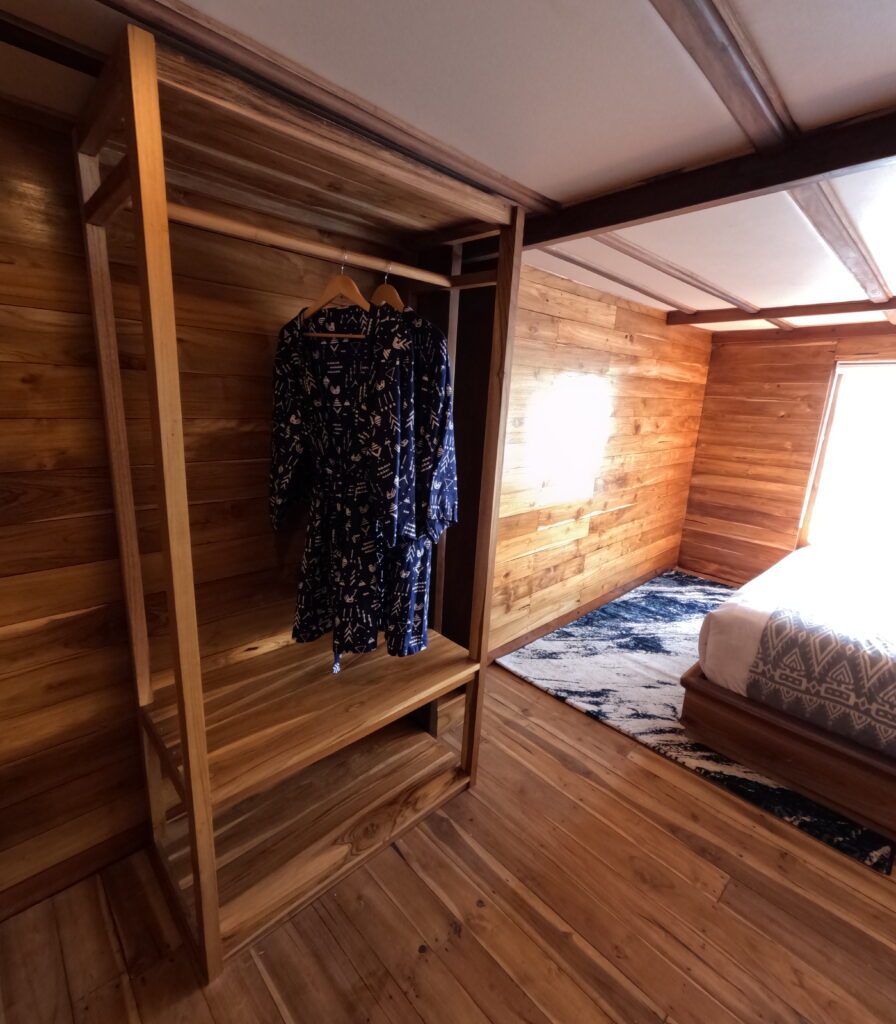 BORNEO cabin aboard Raffles liveaboard