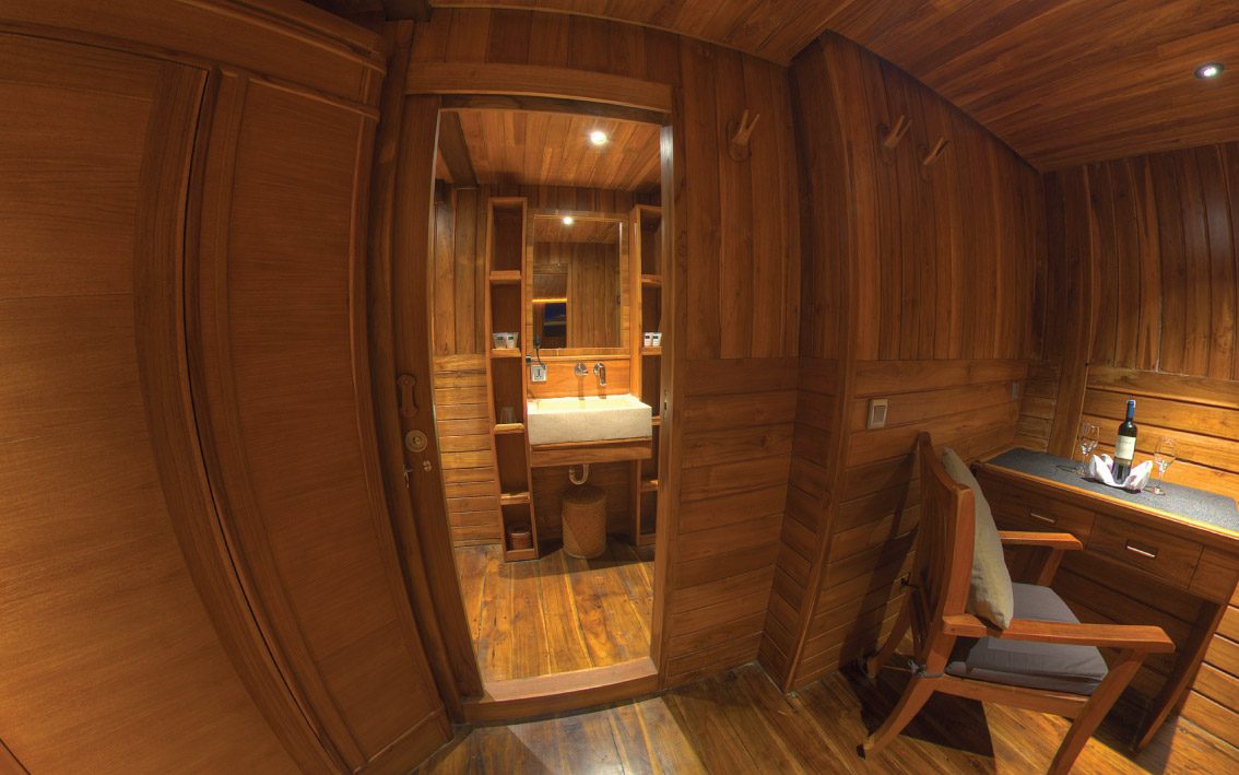 Standard Cabin – Double or Twin (Lower Deck) cabin aboard Damai I liveaboard