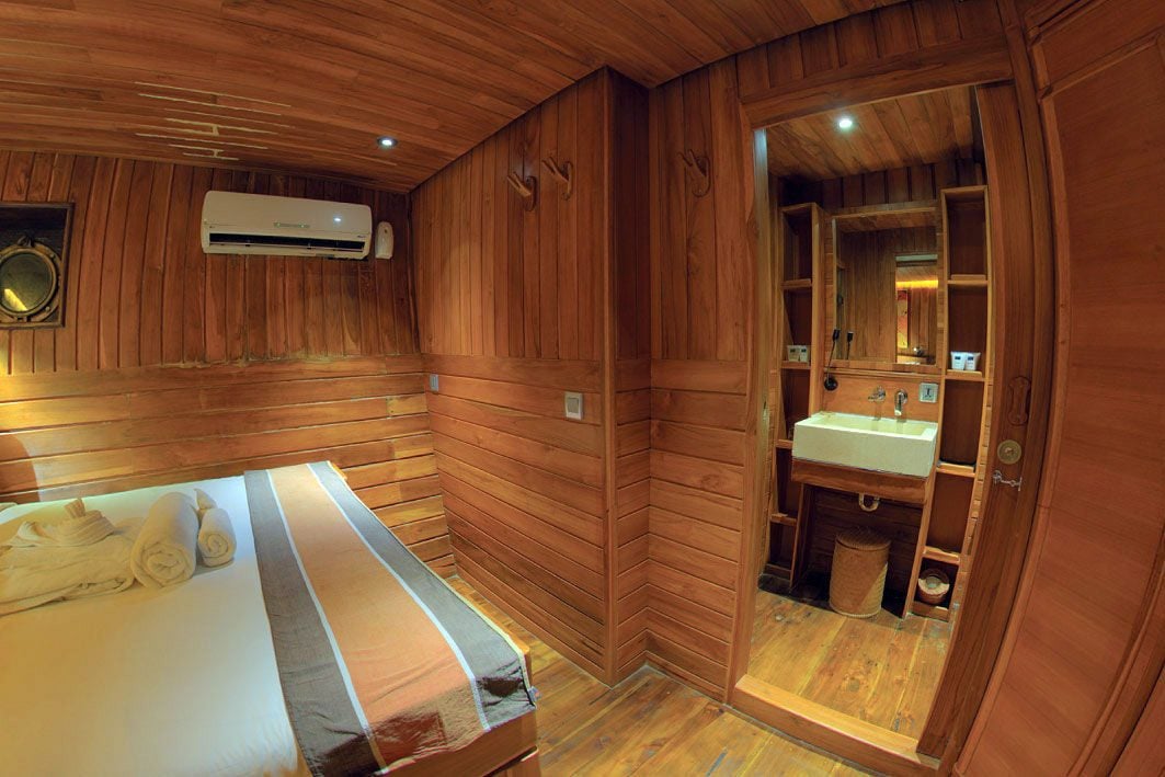 Standard Cabin – Double (Lower Deck) cabin aboard Damai I liveaboard
