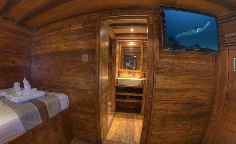 Double Bed Cabin (Cabins 1–4) cabin aboard Damai II liveaboard