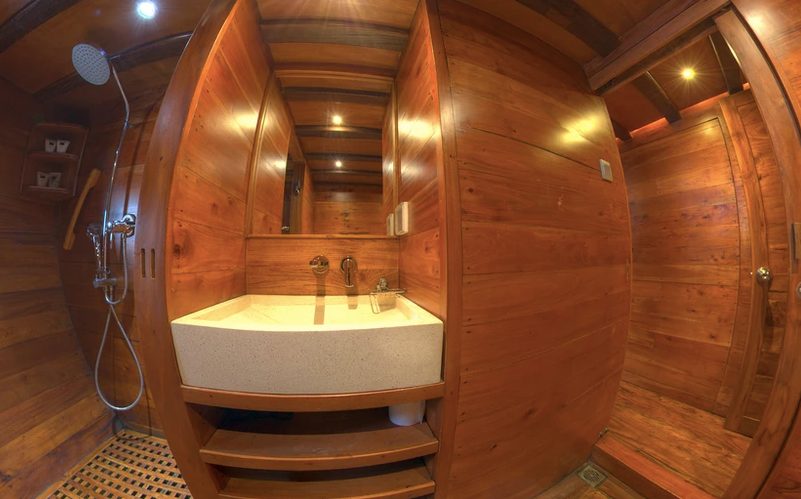 Double Bed Cabin (Cabins 1–4) cabin aboard Damai II liveaboard