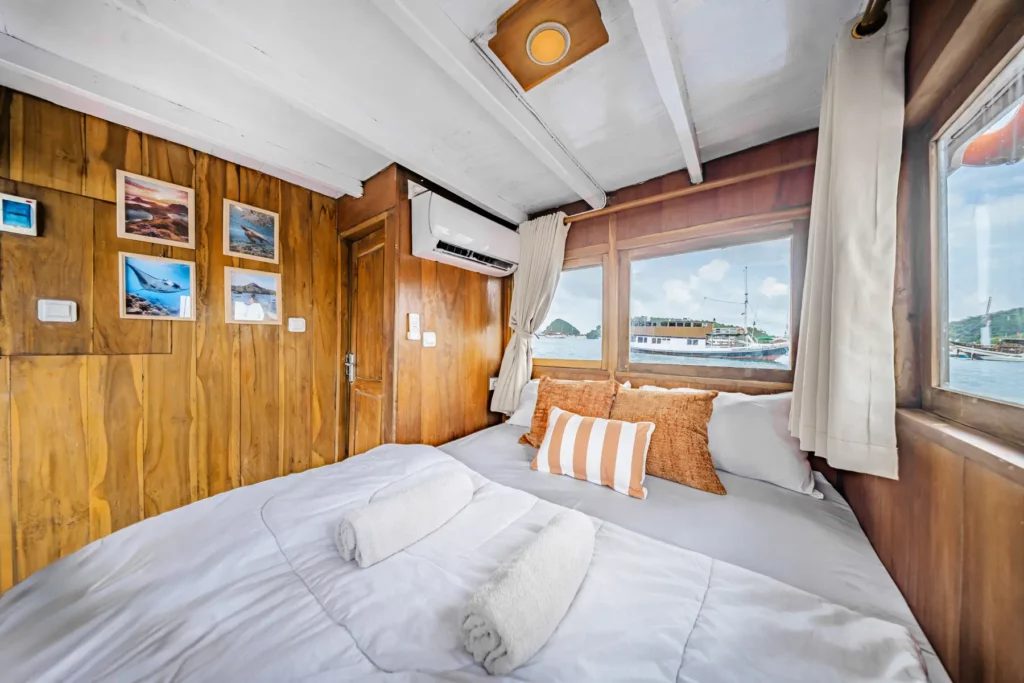 Private Cabin 270 cabin aboard Dunia Baru liveaboard