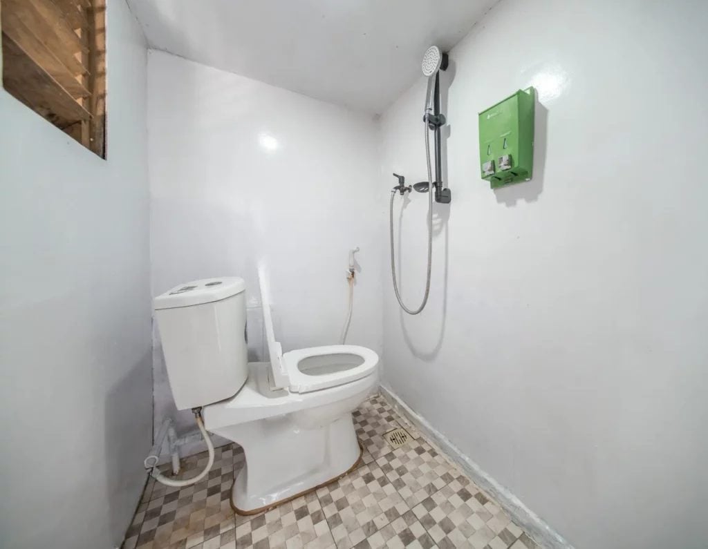White Private Cabin 90 cabin aboard Dunia Baru liveaboard
