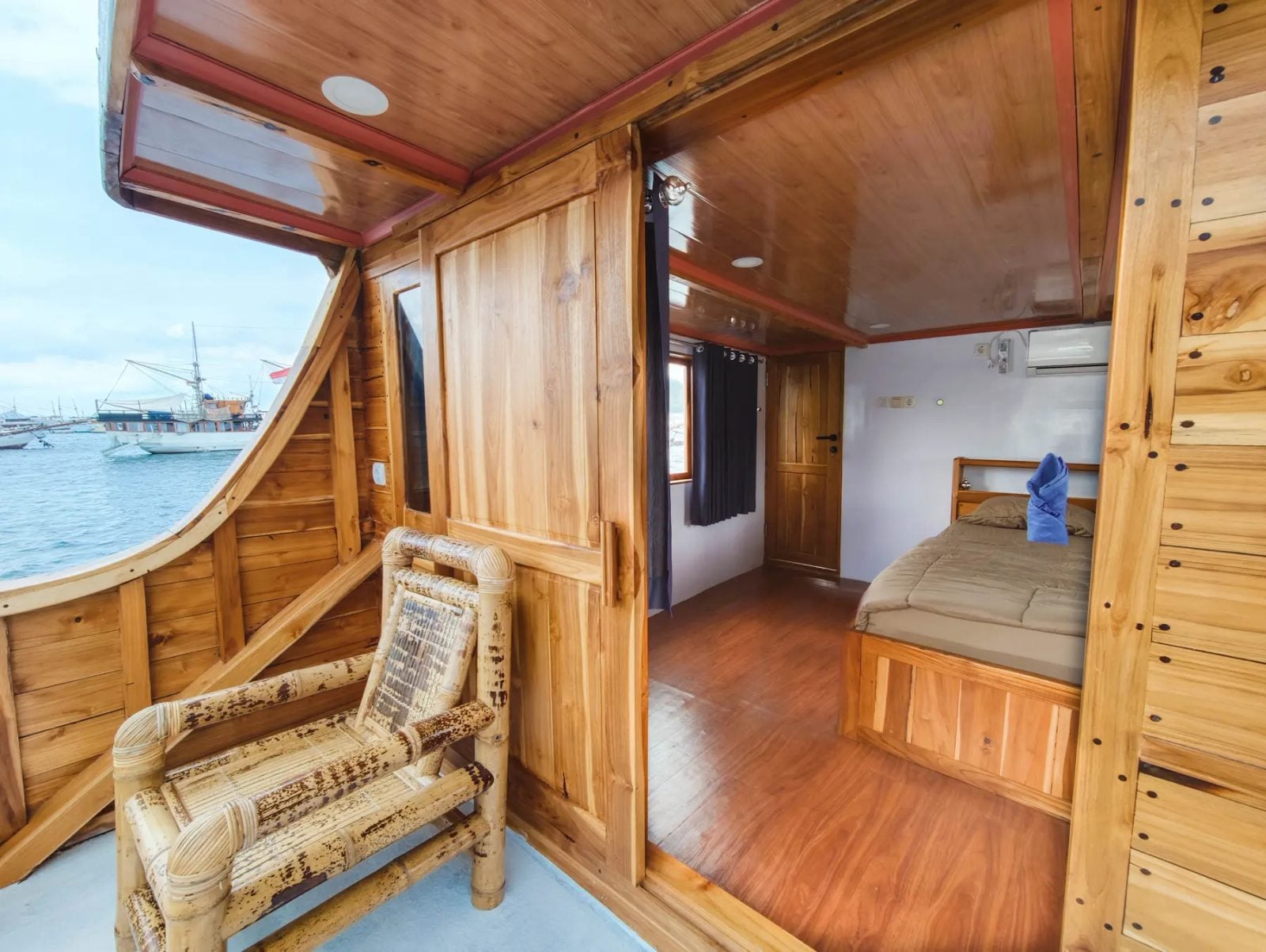 MASTER ROOM cabin aboard El Ashar liveaboard